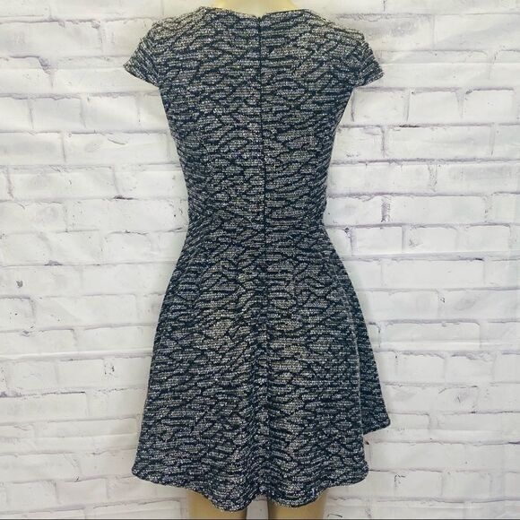 Wells Grace sparkly dress with cap sleeves - Picture 2 of 9